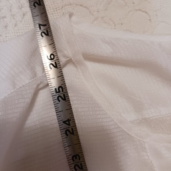 Chico Women's White Top Button Down size 1 (10 - 12) - Picture 6 of 8